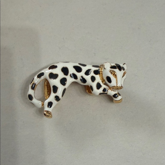 Kenneth Jay Lane White and Gold Relaxing Leopard Slider Necklace Pendant